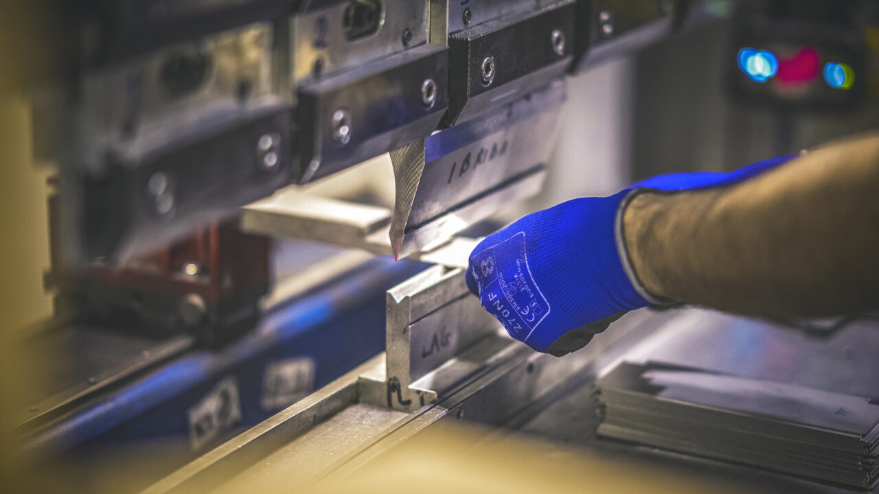 veronalamiere_lavorazioni_metalli_lamiera_taglio_saldo_piegatura_persone_competenze_professionalita_8